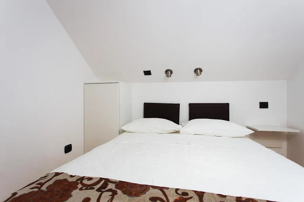 Marinac City Center Apartments & Rooms Split 0*,  Croácia